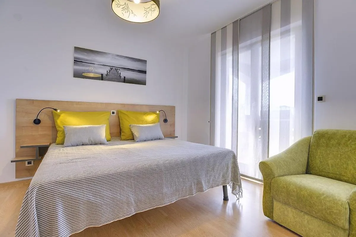 Apartment Falu Stinjan 0*,  Croatia
